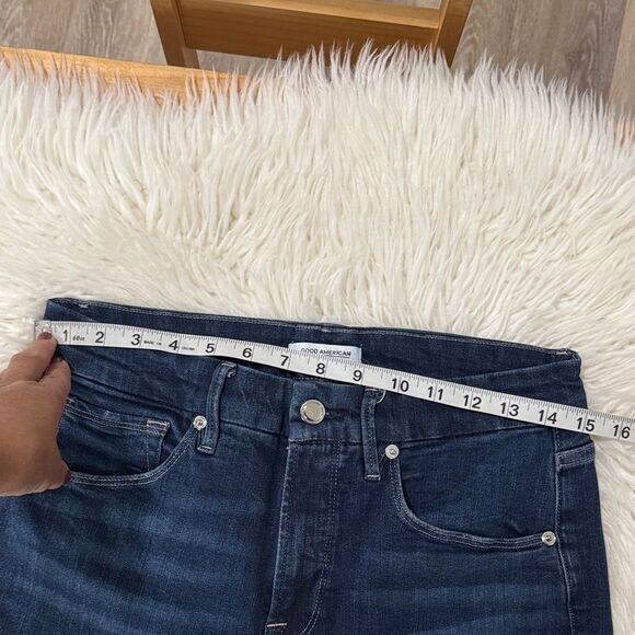 Good American Indigo Legs Crop Jeans - Picture 5 of 12